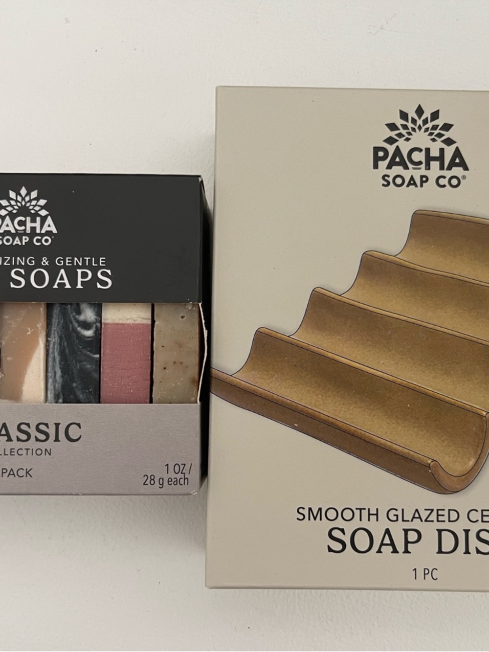 PACHA SOAP CO. Classic Soap Set with Gold Soap Dish